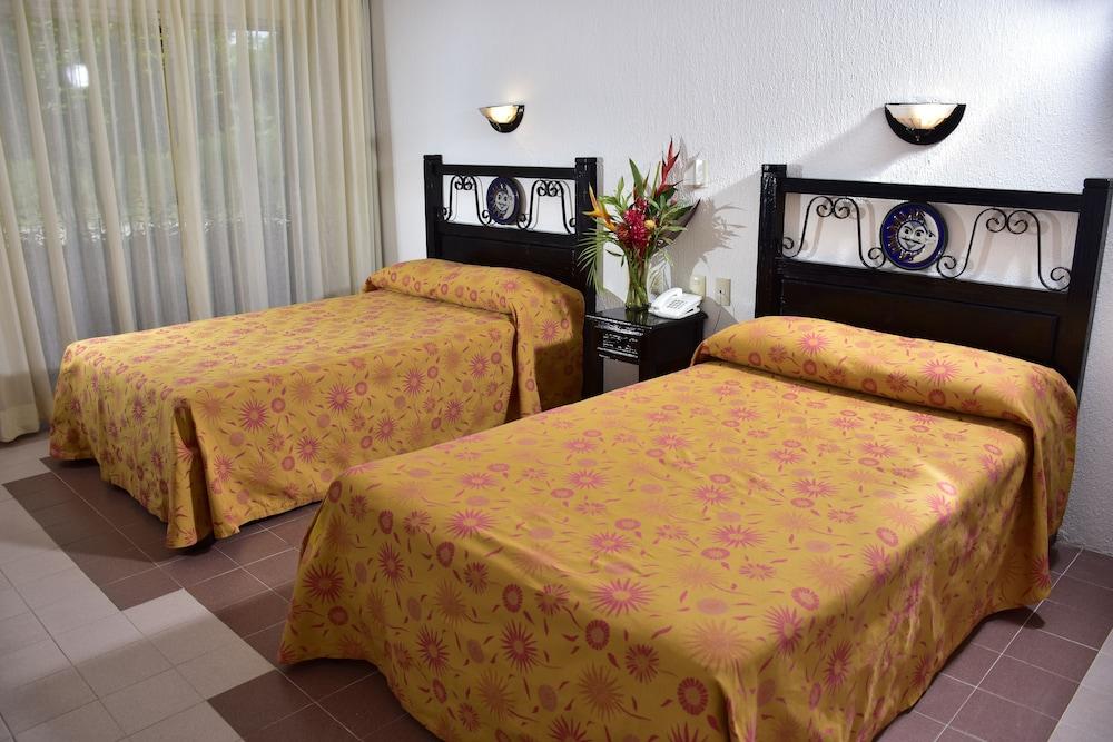 Hotel Plaza Palenque Kültér fotó