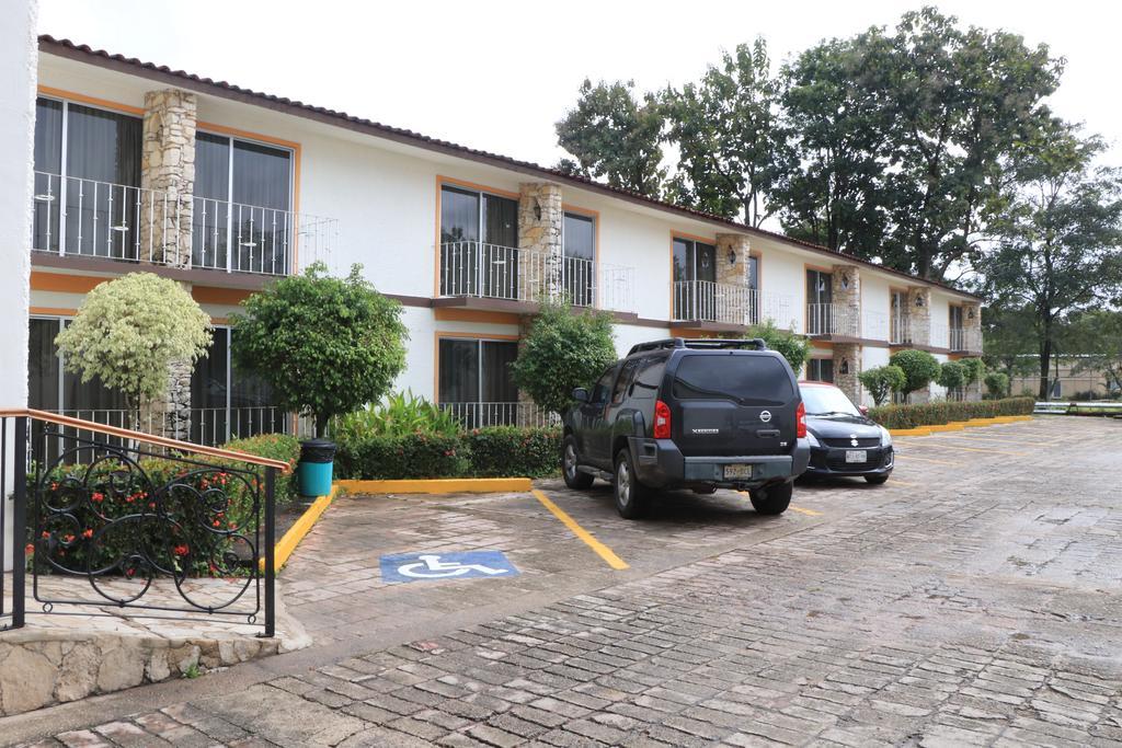 Hotel Plaza Palenque Kültér fotó