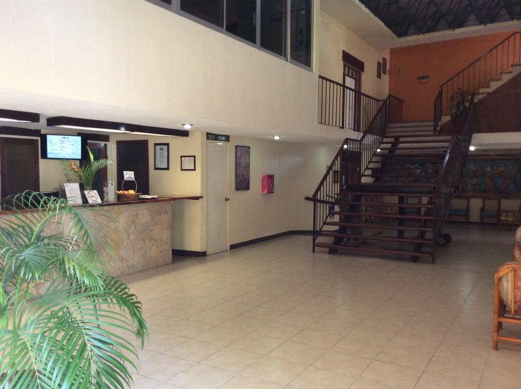 Hotel Plaza Palenque Kültér fotó